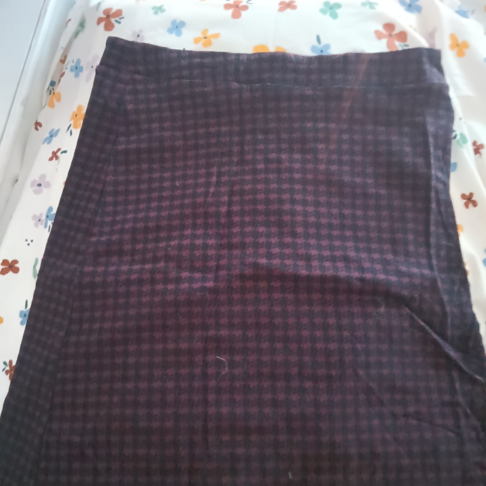 Margaret M black and burgundy patterned pencil skirt
